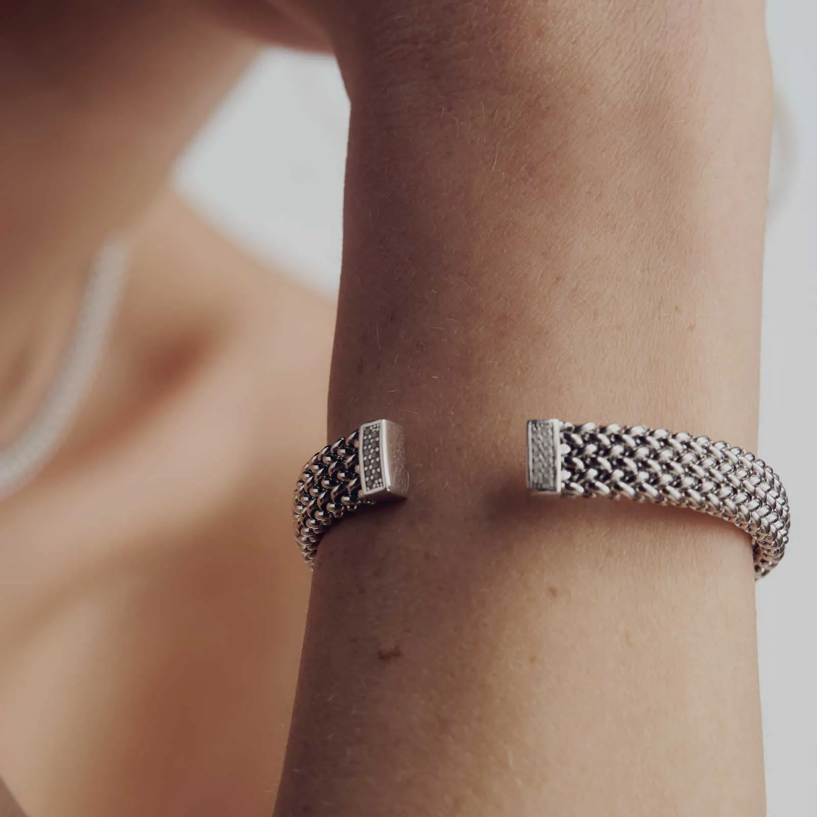Bracciale rigido in argento