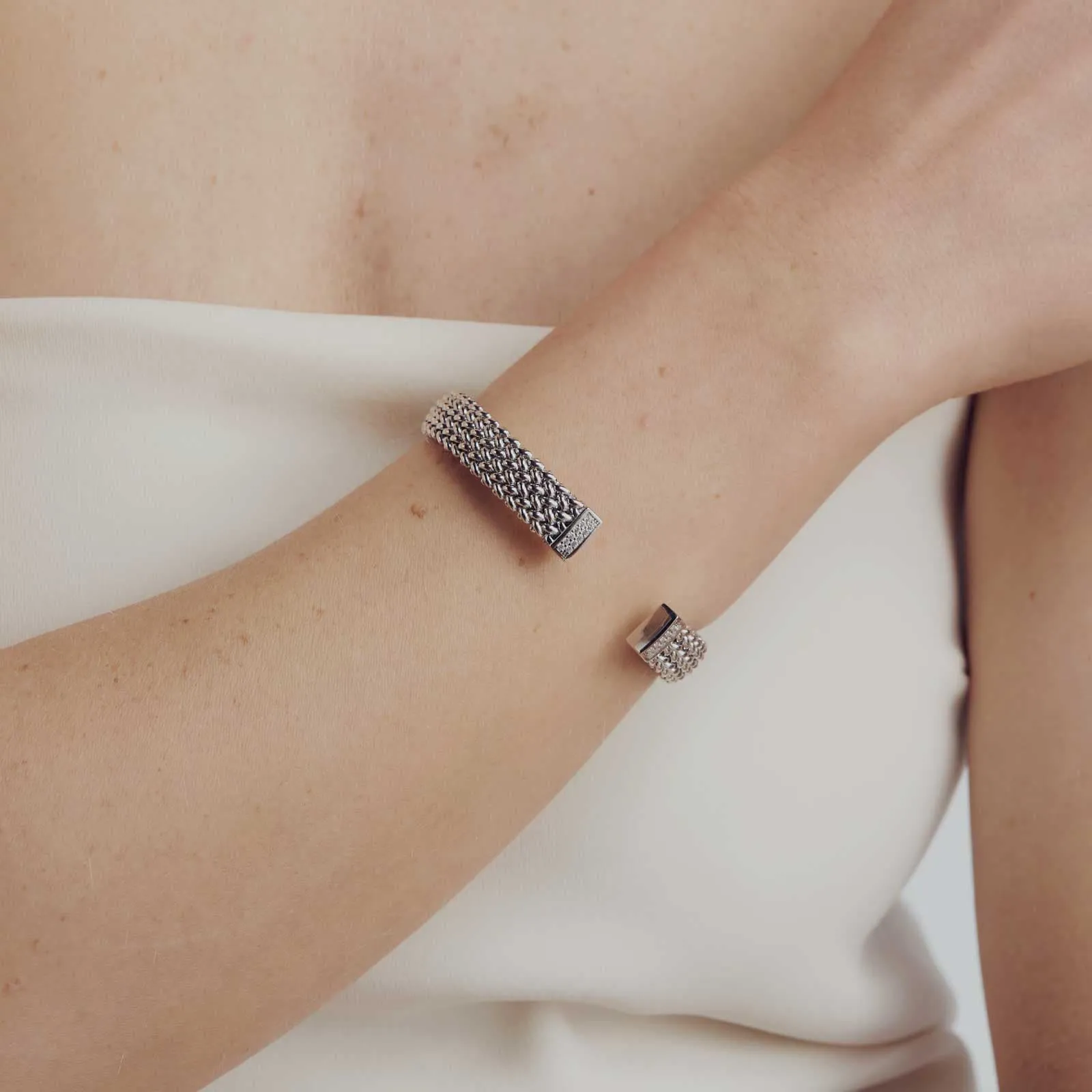 Bracciale rigido in argento