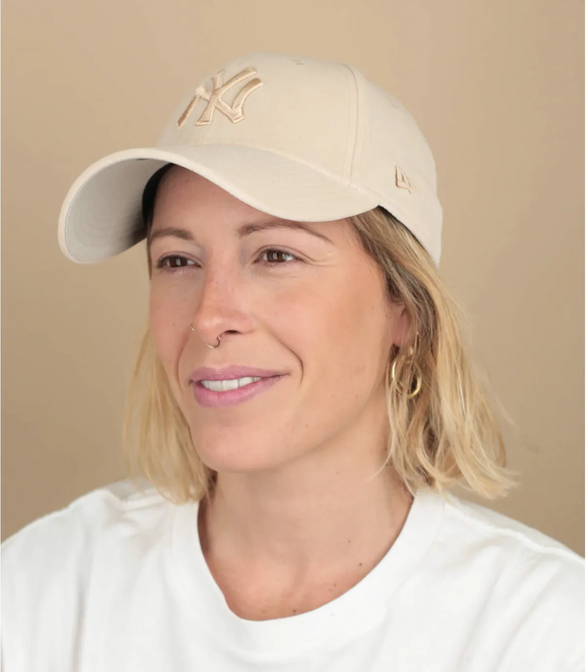 Cappello da baseball da donna NY in velluto beige  Cappellini Wmn Velour 9Forty NY stone     