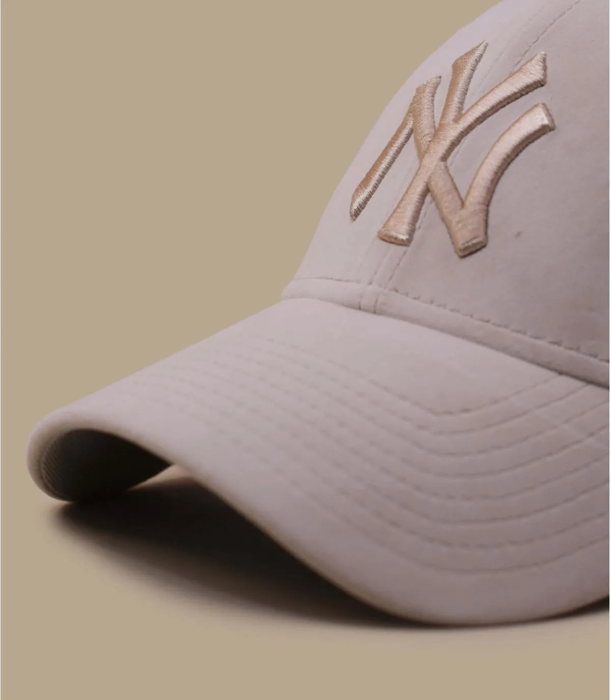 Cappello da baseball da donna NY in velluto beige  Cappellini Wmn Velour 9Forty NY stone     