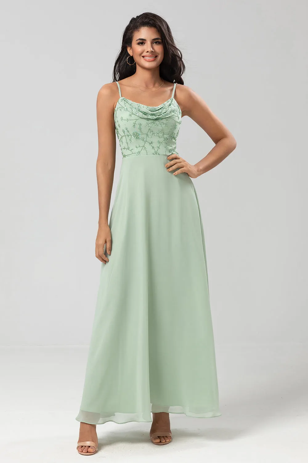 Certificabilmente chic Una linea Spaghetti Straps Dusty Pink Long Bridesmaid Dress con perline