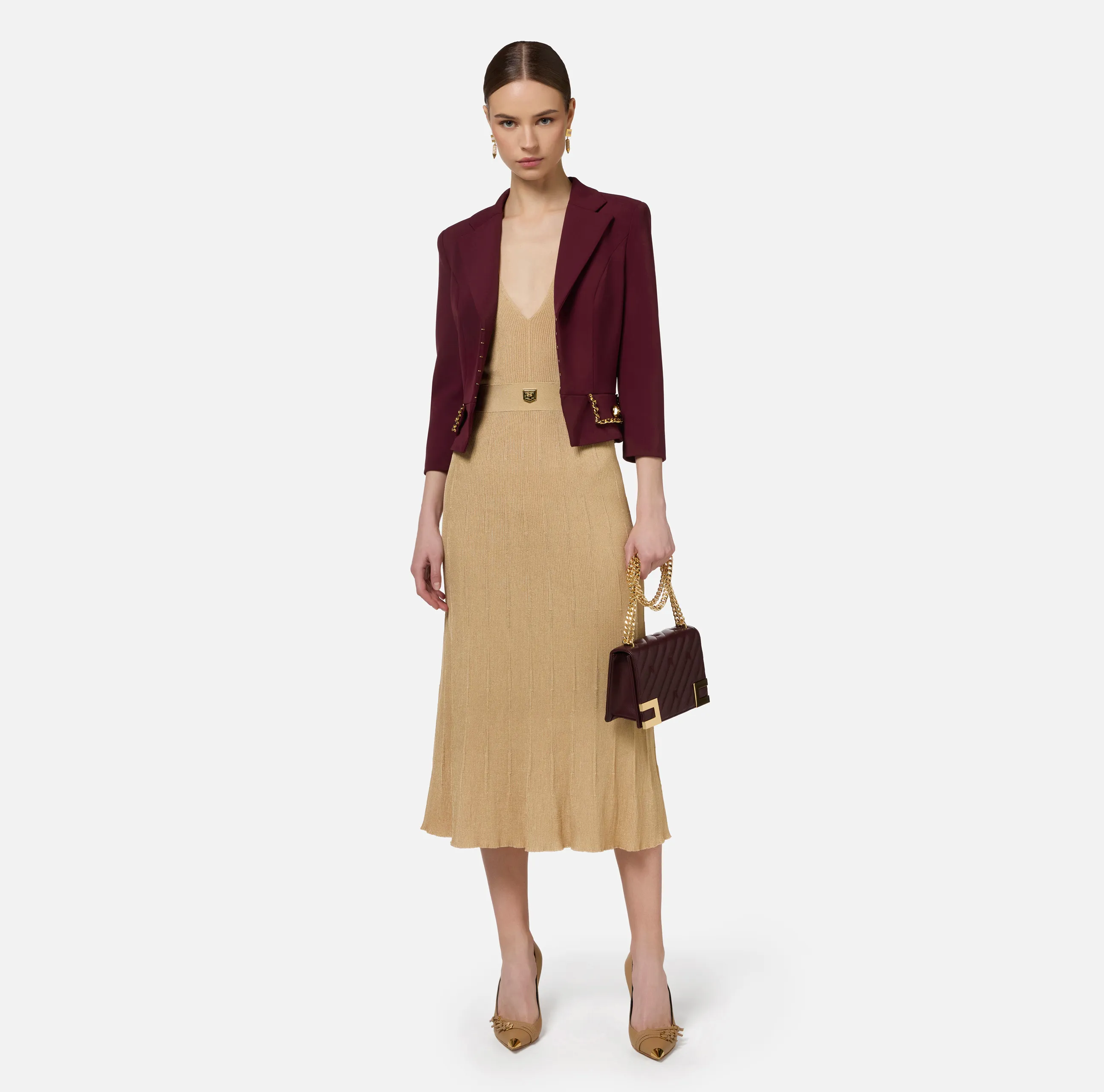 Giacca cropped in crêpe stretch con catena