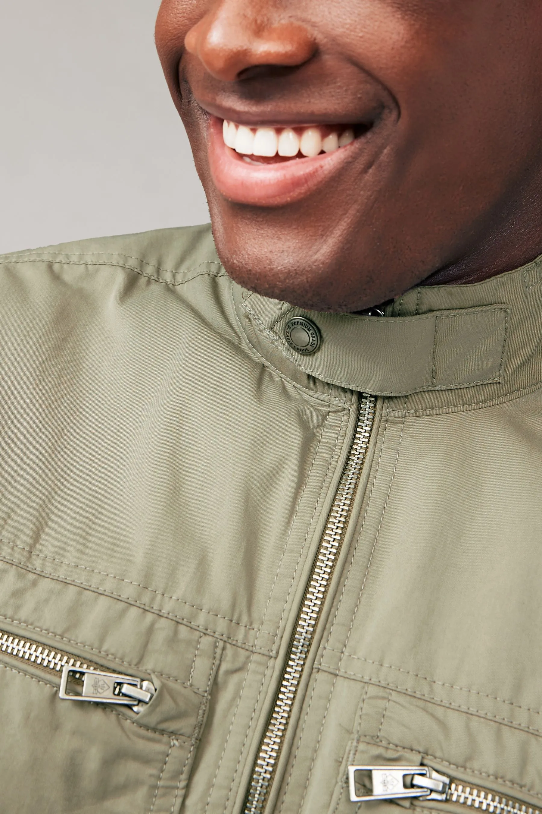 Impermeabile stile camicia multitasche