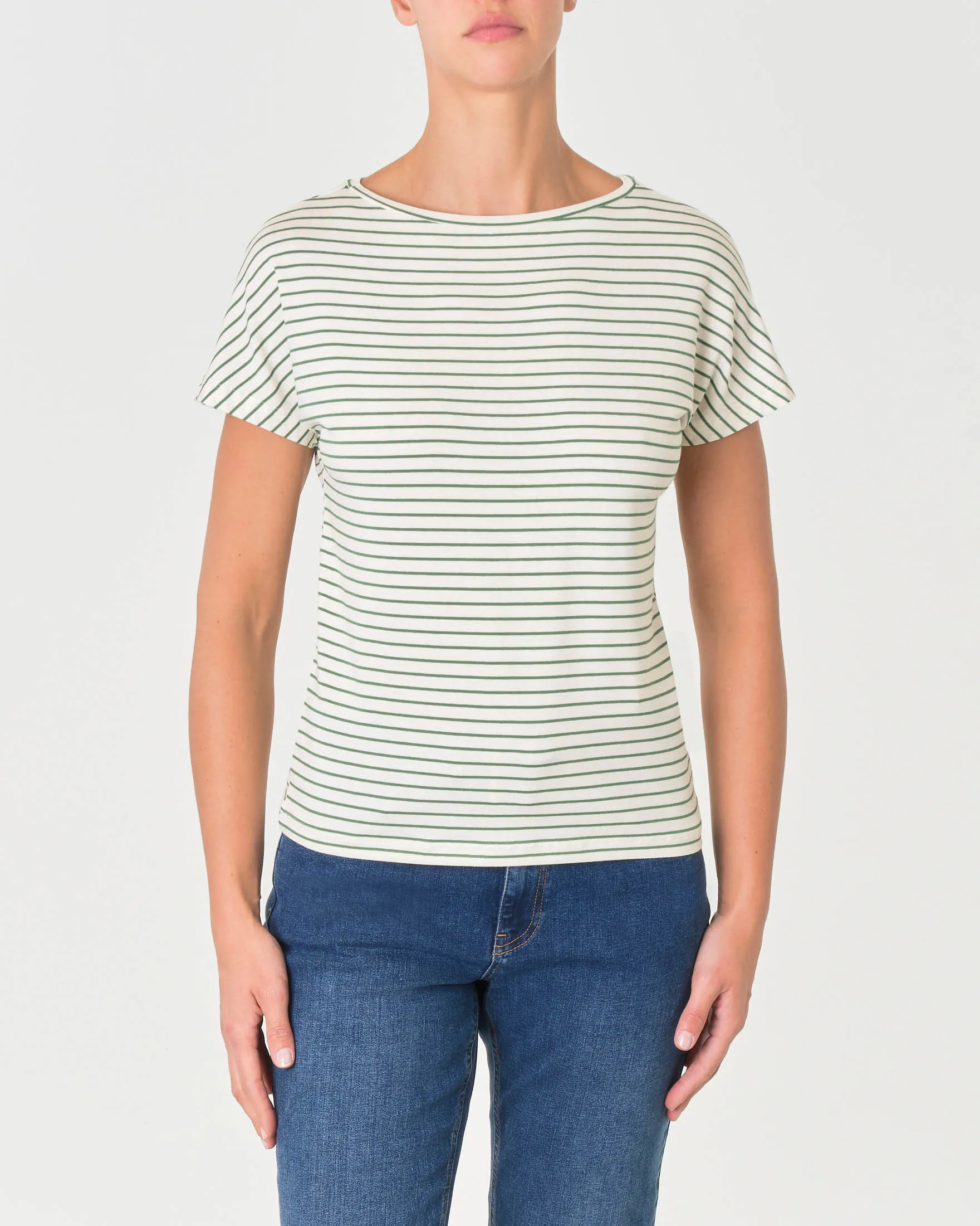 T-shirt in viscosa stretch bianca a righe verdi con maniche corte